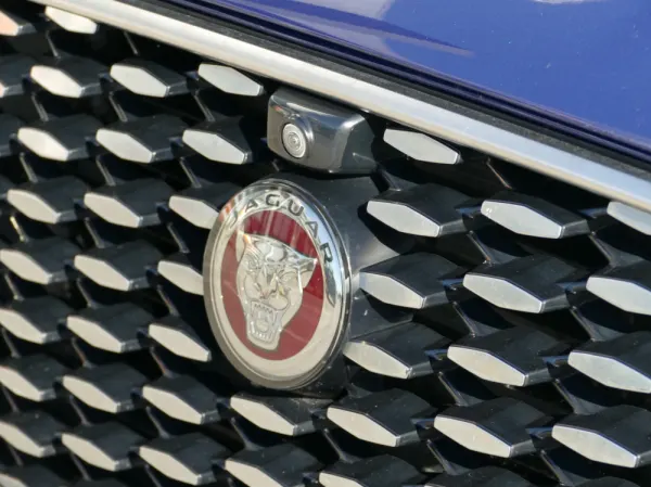 Jaguar F-Pace 2.0 P400e AWD R-Dynamic S 12