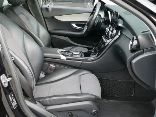 Mercedes-Benz C 200 d Avantgarde 30