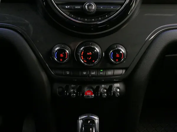 MINI Countryman One D Auto 23