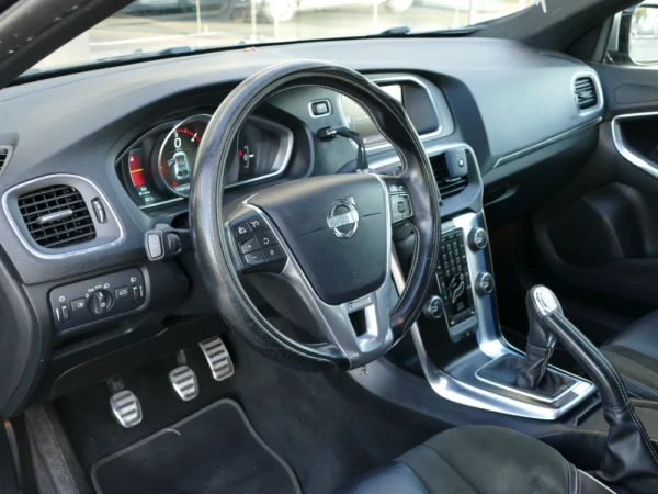 Volvo V40 2.0 D2 R-Design Momentum 23