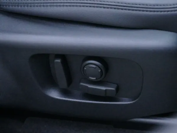 Land Rover Range Rover Velar 2.0 P400e AWD Dynamic SE 32