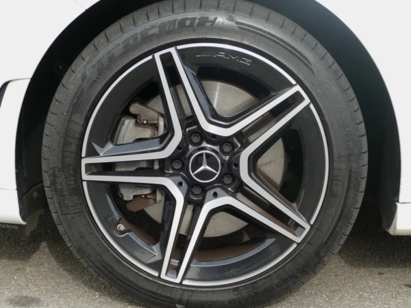 Mercedes-Benz A 250 e AMG Line 9