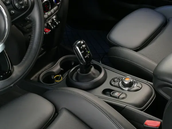 MINI Countryman One D Auto 19