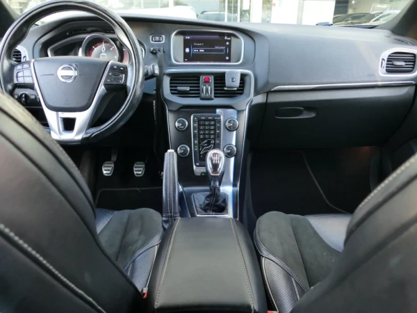 Volvo V40 2.0 D2 R-Design Momentum 35