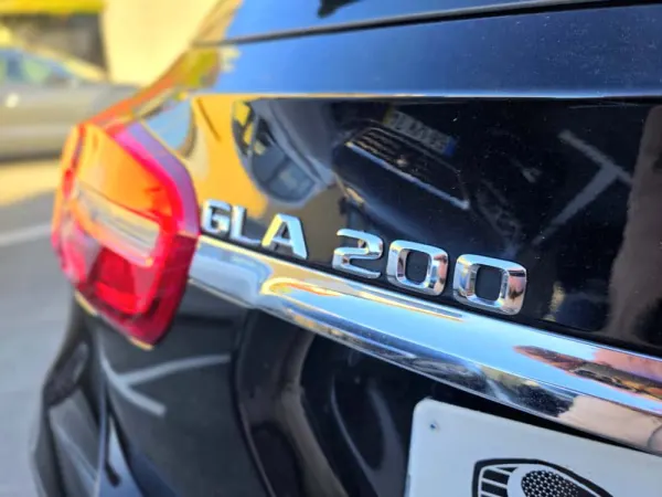 Mercedes-Benz GLA 200 CDi AMG Line 18