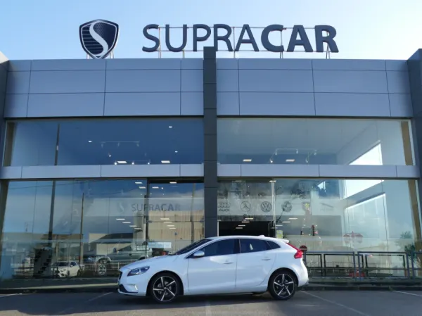 Volvo V40 2.0 D2 R-Design 32