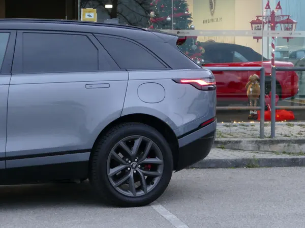 Land Rover Range Rover Velar 2.0 P400e AWD Dynamic SE 17