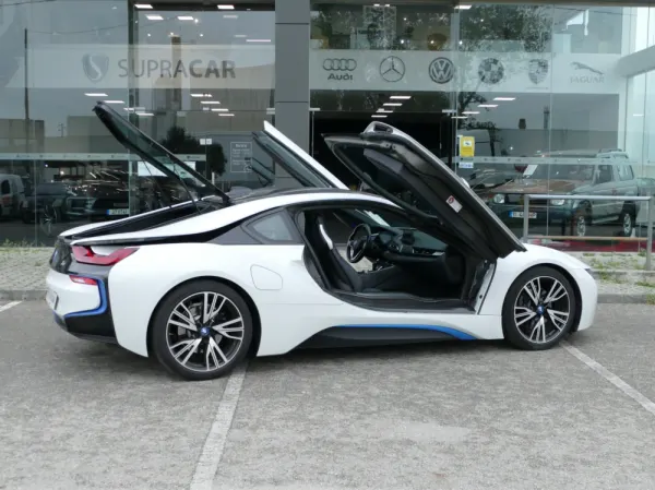 BMW i8 Standard 17