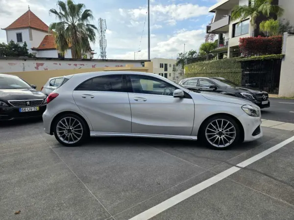 Mercedes-Benz A 180 d AMG Line 4