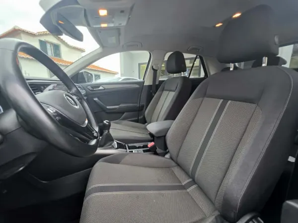 Volkswagen T-Roc 1.0 TSI Style 8