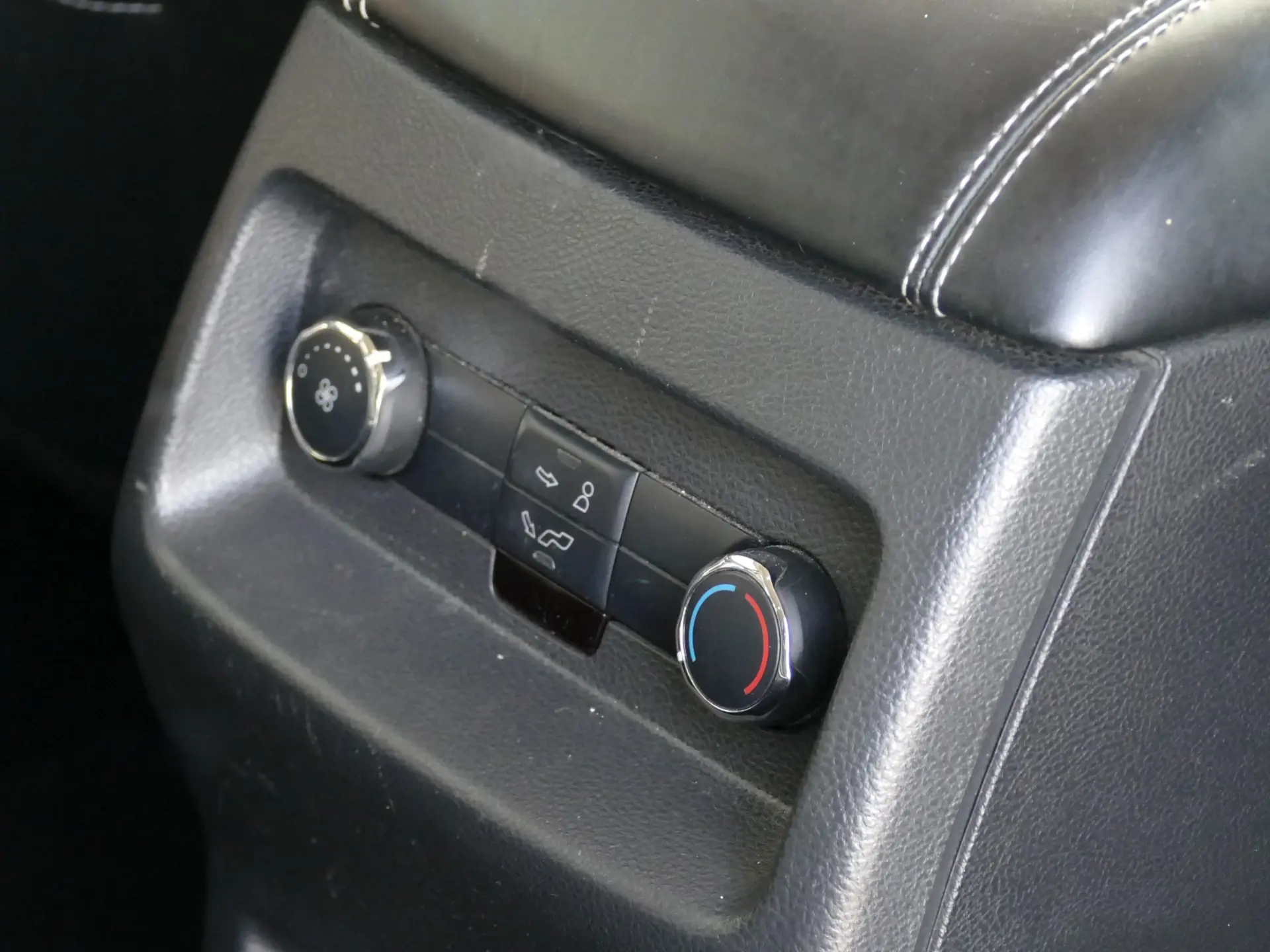 Ford S-Max 2.0 TDCi Vignale Powershift 34