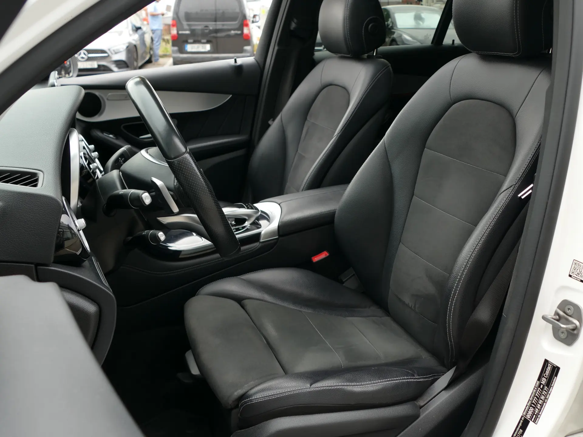 Mercedes-Benz GLC 220 d 4Matic 9G-TRONIC AMG Line 29