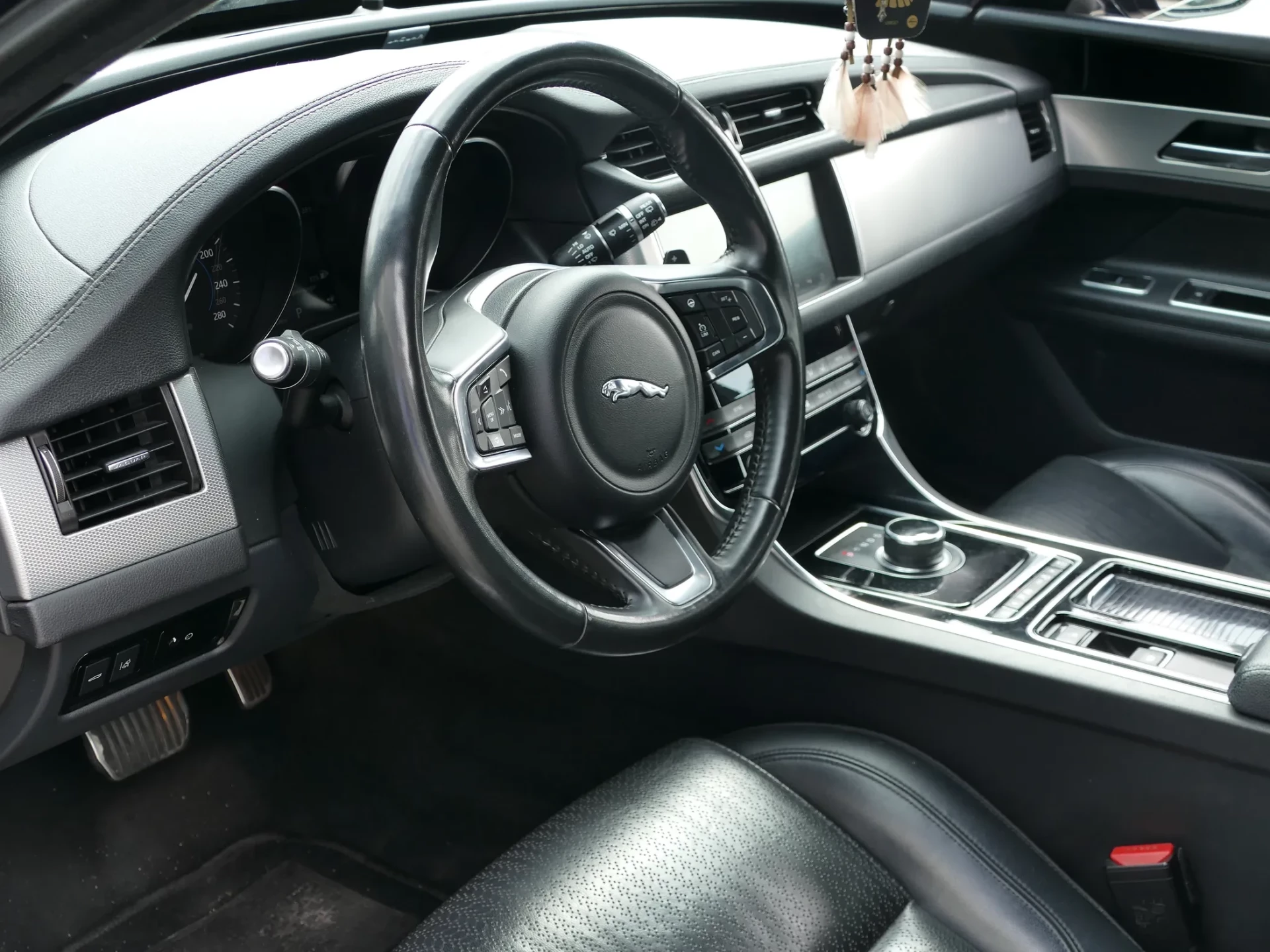 Jaguar XF Sportbrake 2.0 D Prestige Aut. 31