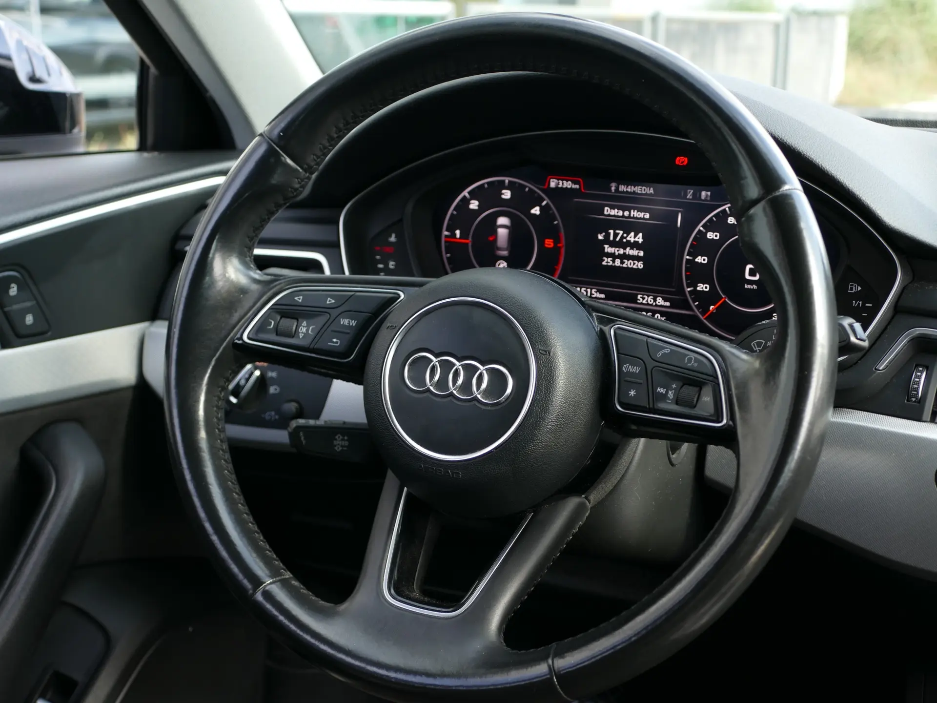 Audi A4 Avant 2.0 TDI Advance 39