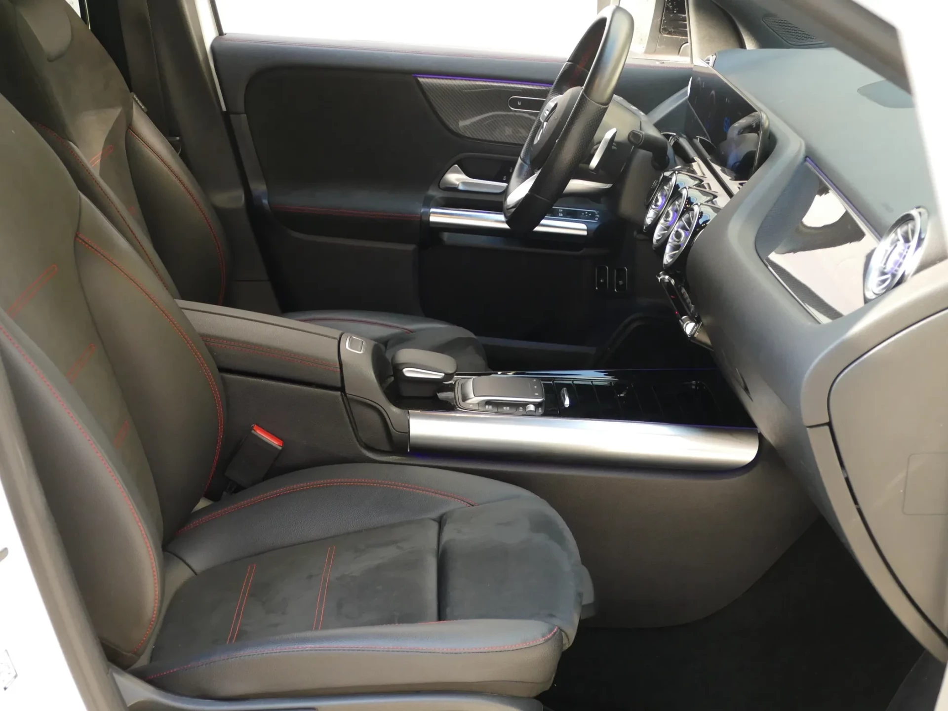 Mercedes-Benz GLA 250 e AMG Line 29