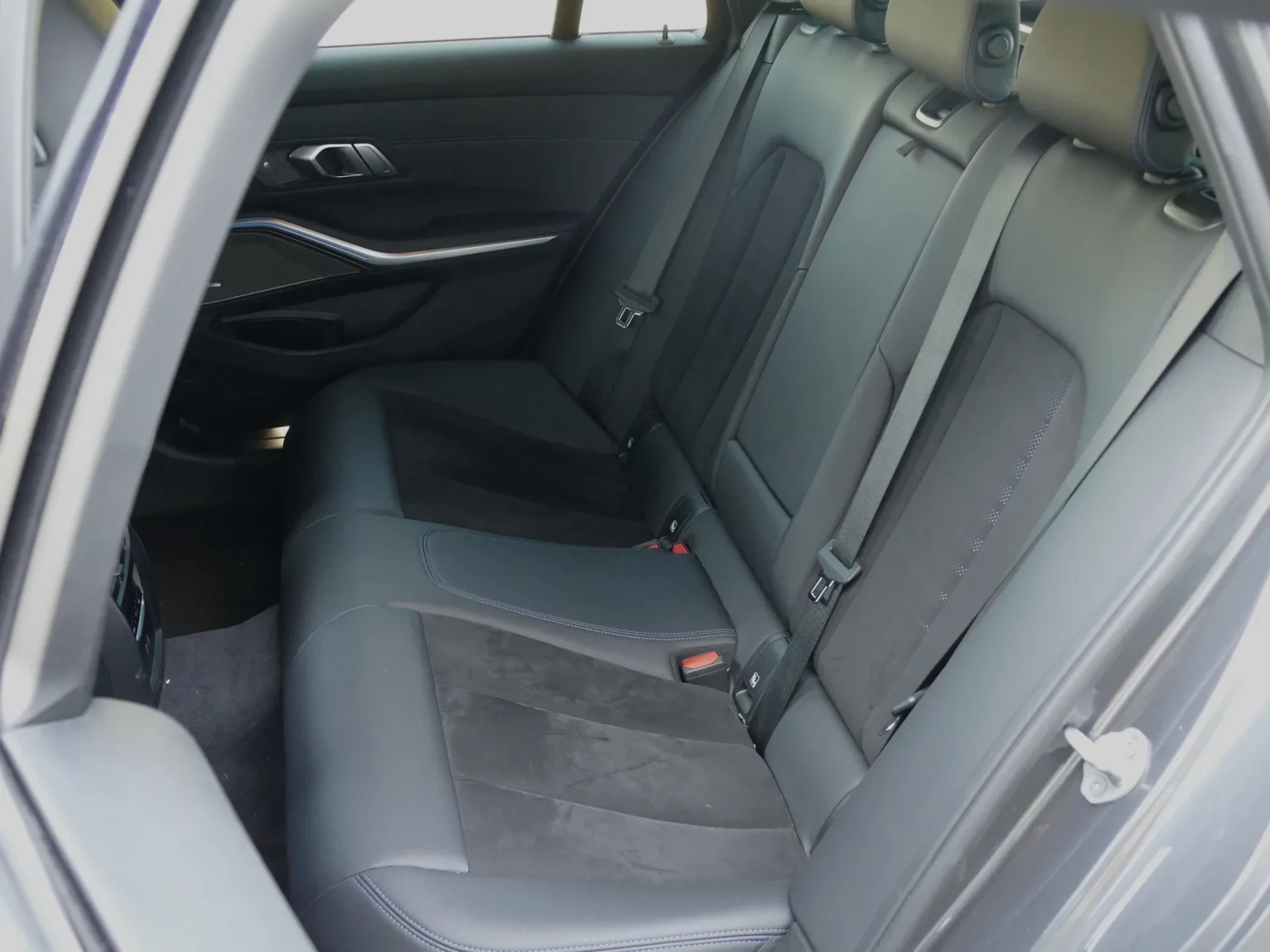 BMW 330 e Touring Pack M Auto 30