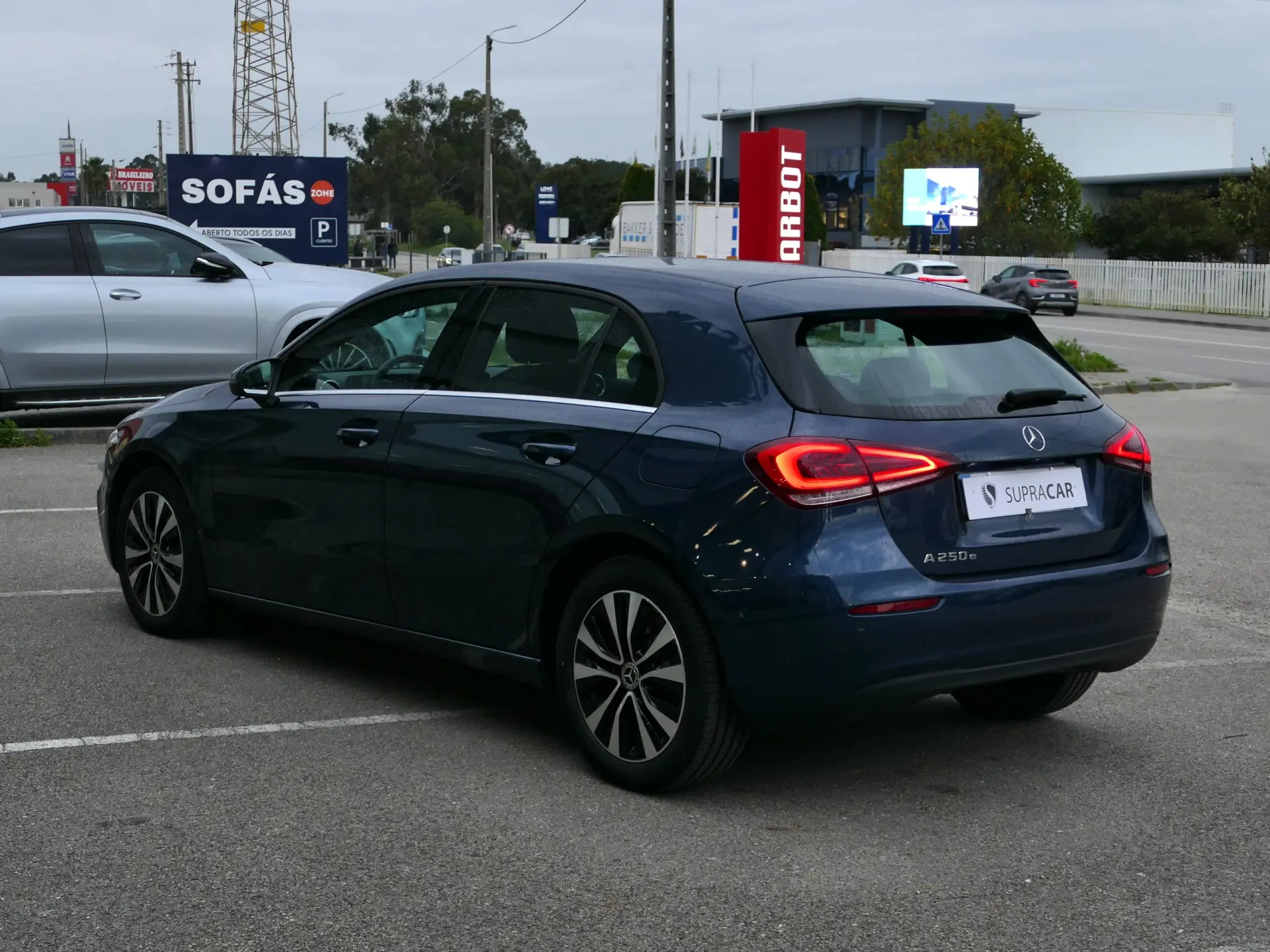 Mercedes-Benz A 250 e Style Plus 6