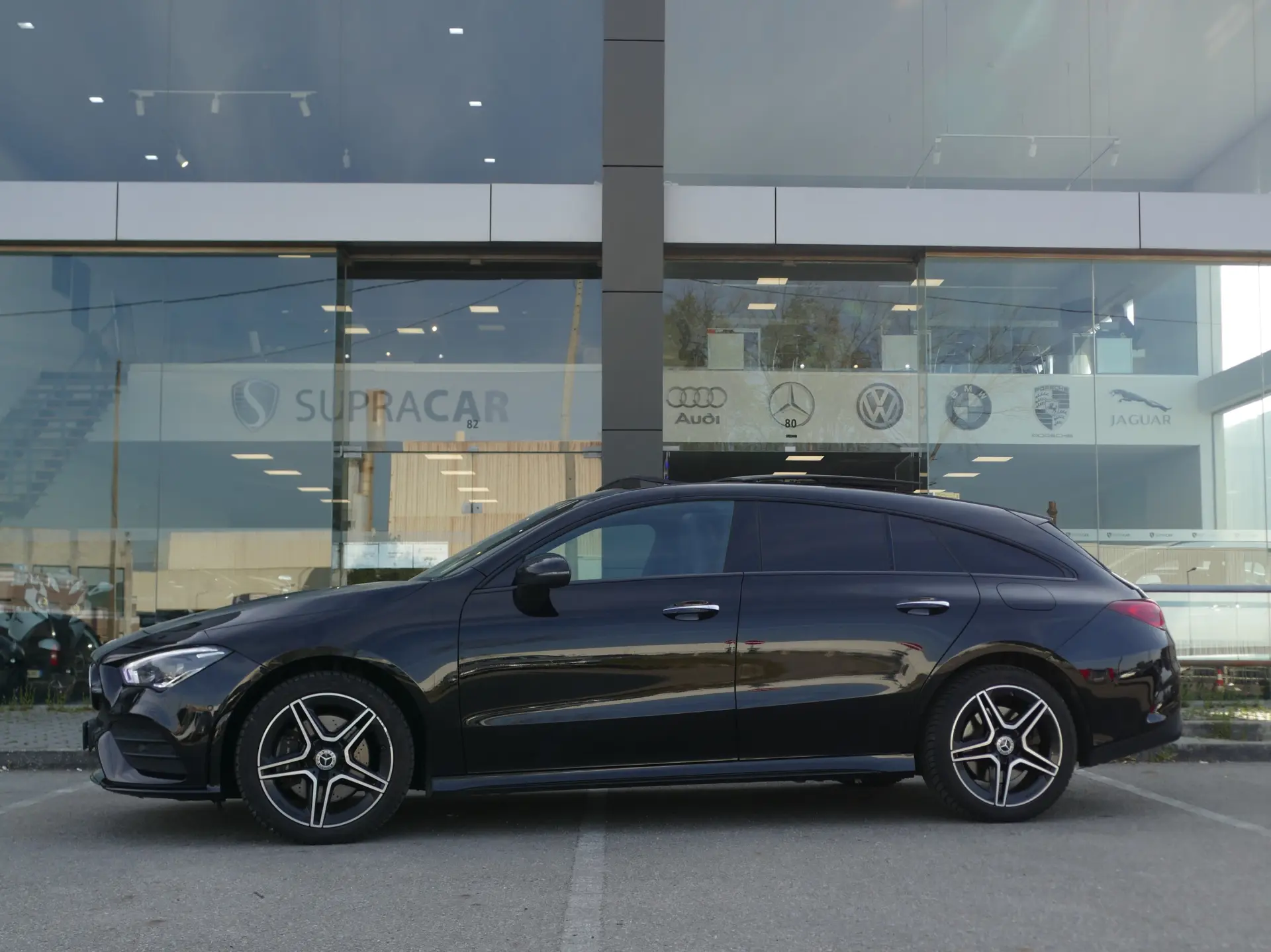 Mercedes-Benz CLA 250 e Shooting Brake AMG Line 47