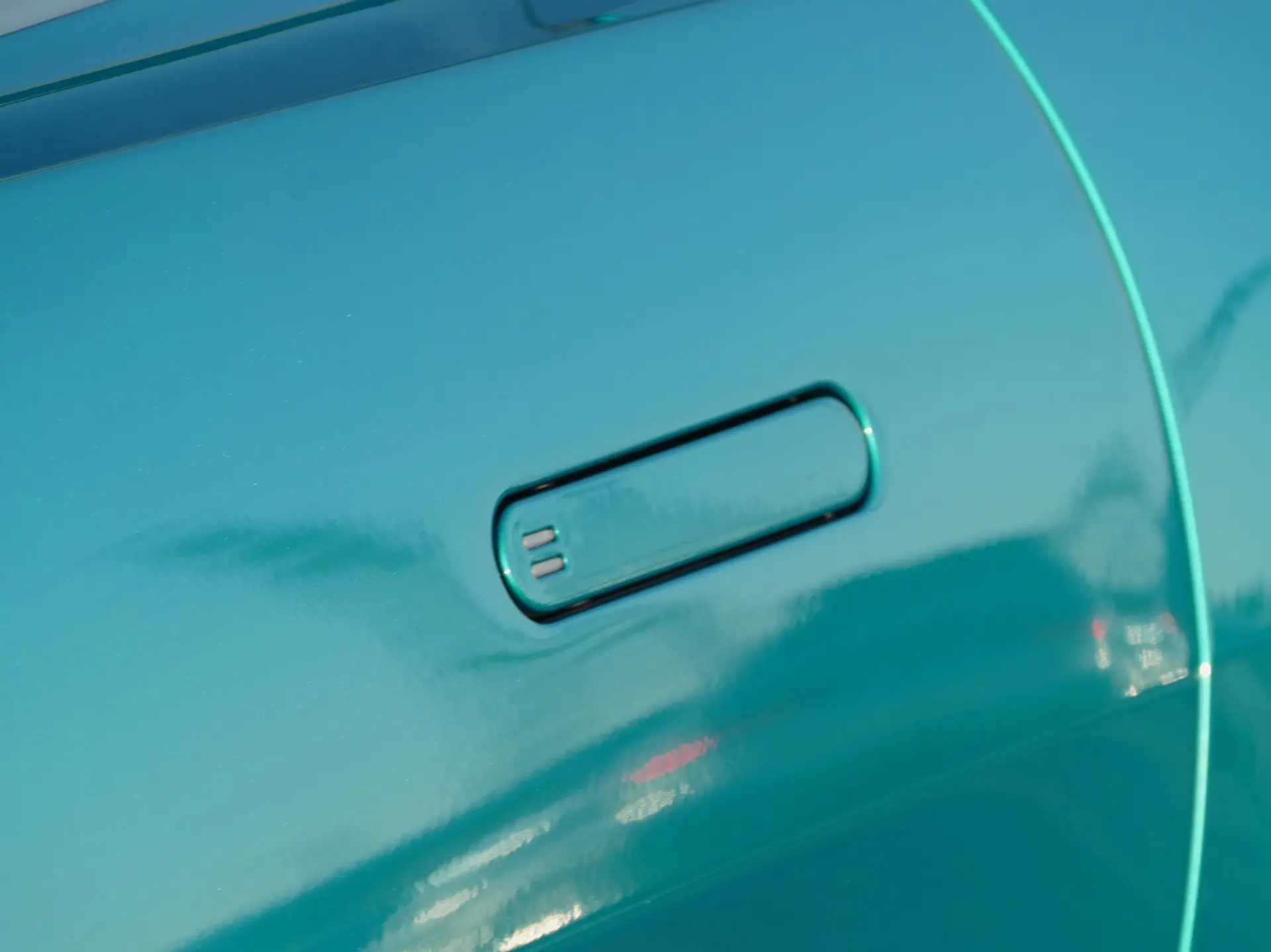 Aston Martin Vantage Coupe V8 7