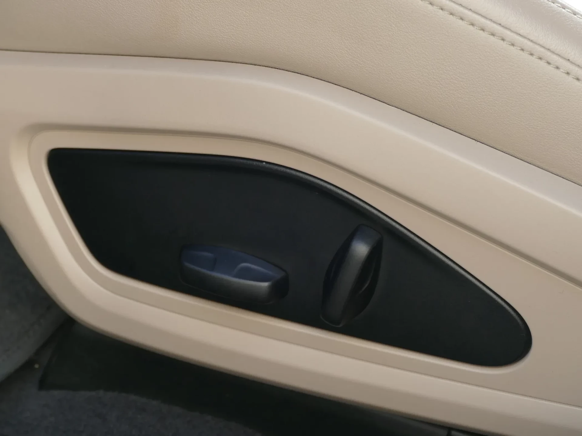 Porsche Taycan Sport Turismo 4S 32