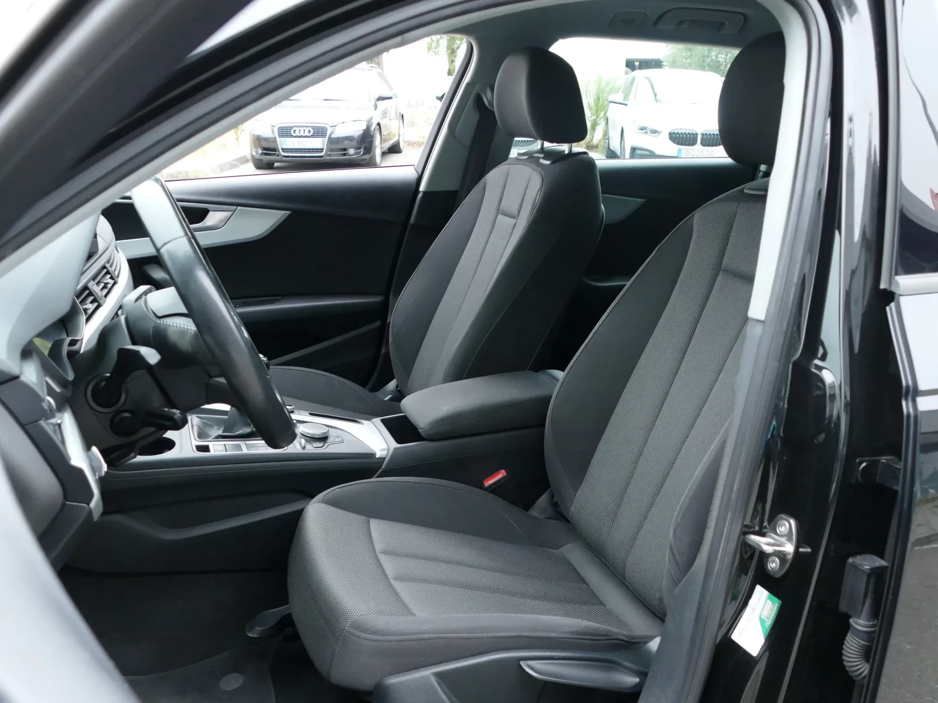 Audi A4 Avant 2.0 TDI Advance 23
