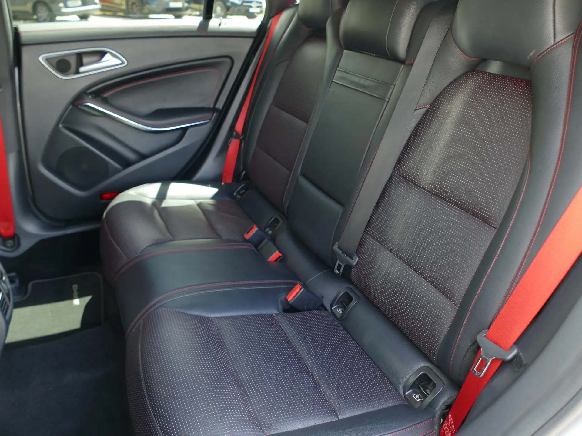 Mercedes-Benz CLA 45 AMG Shooting Brake 4-Matic 39
