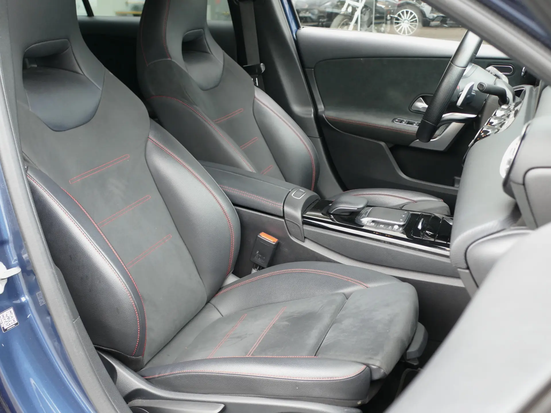Mercedes-Benz A 180 d AMG Line Aut. 27