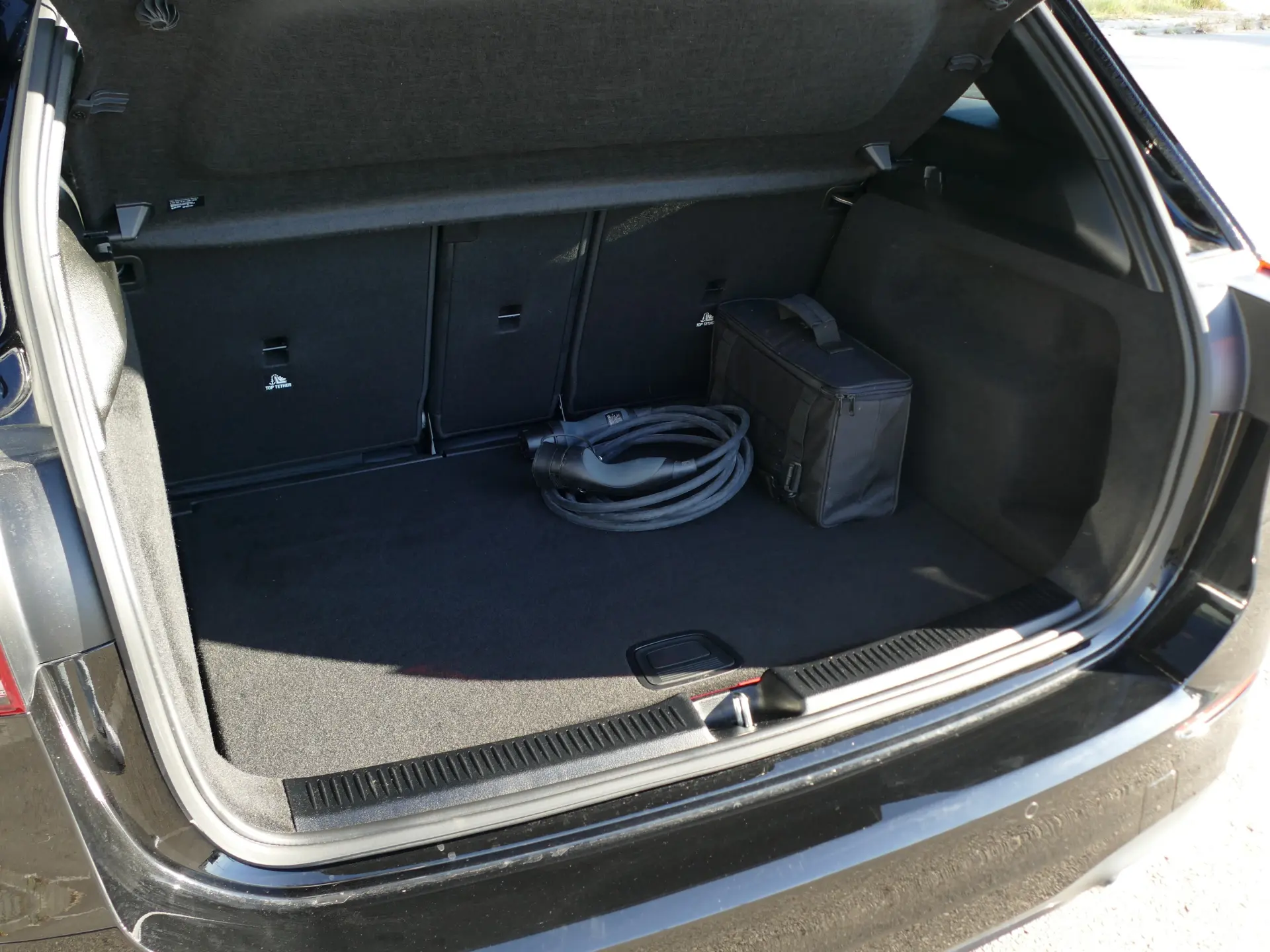 Mercedes-Benz B 250 e AMG Line 12