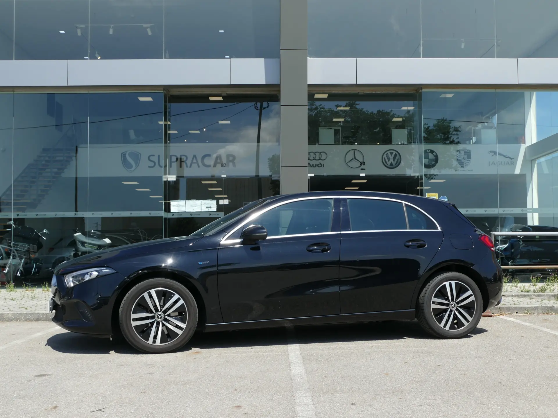 Mercedes-Benz A 250 e Progressive 16