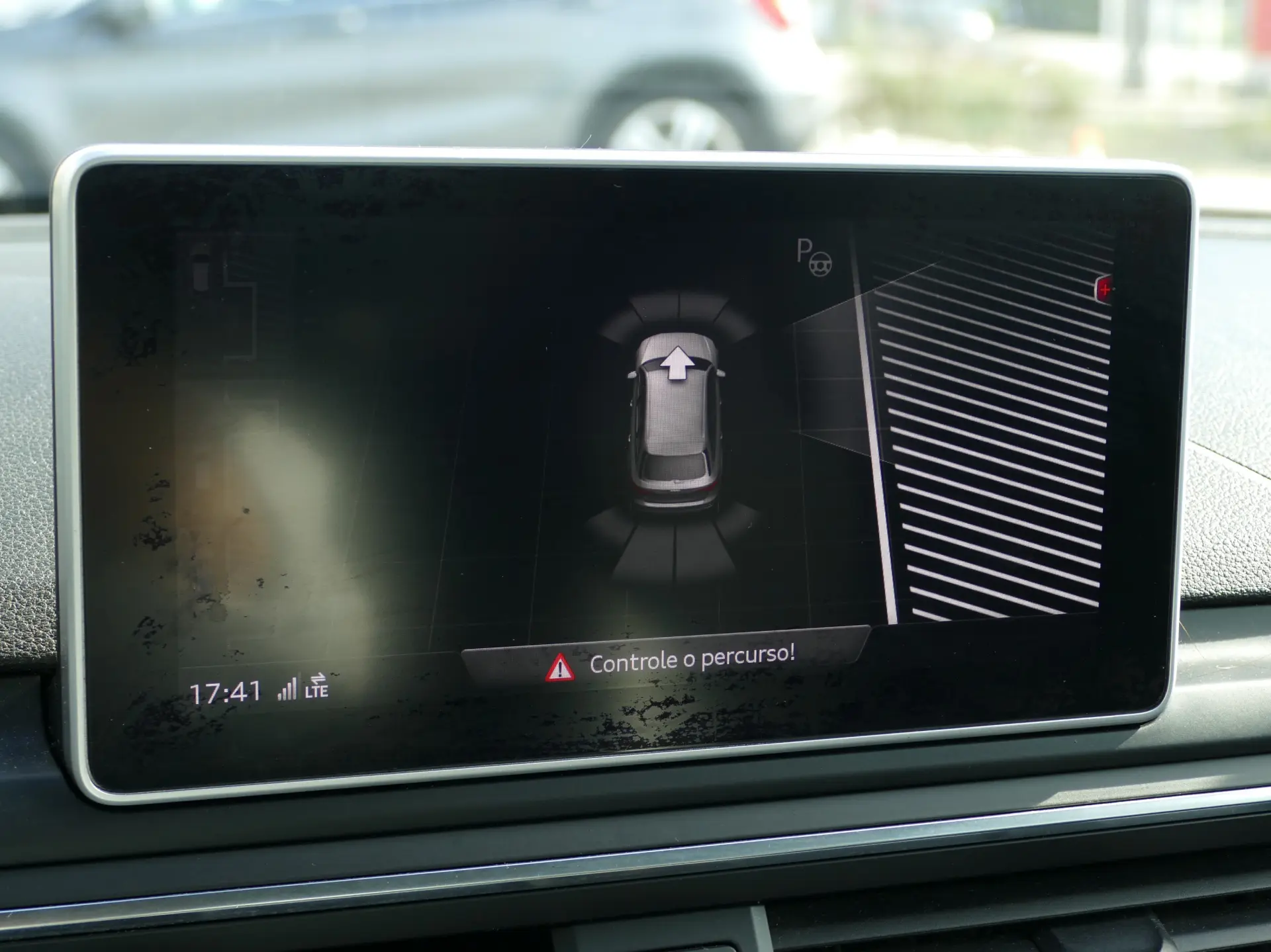 Audi A4 Avant 2.0 TDI Advance 21