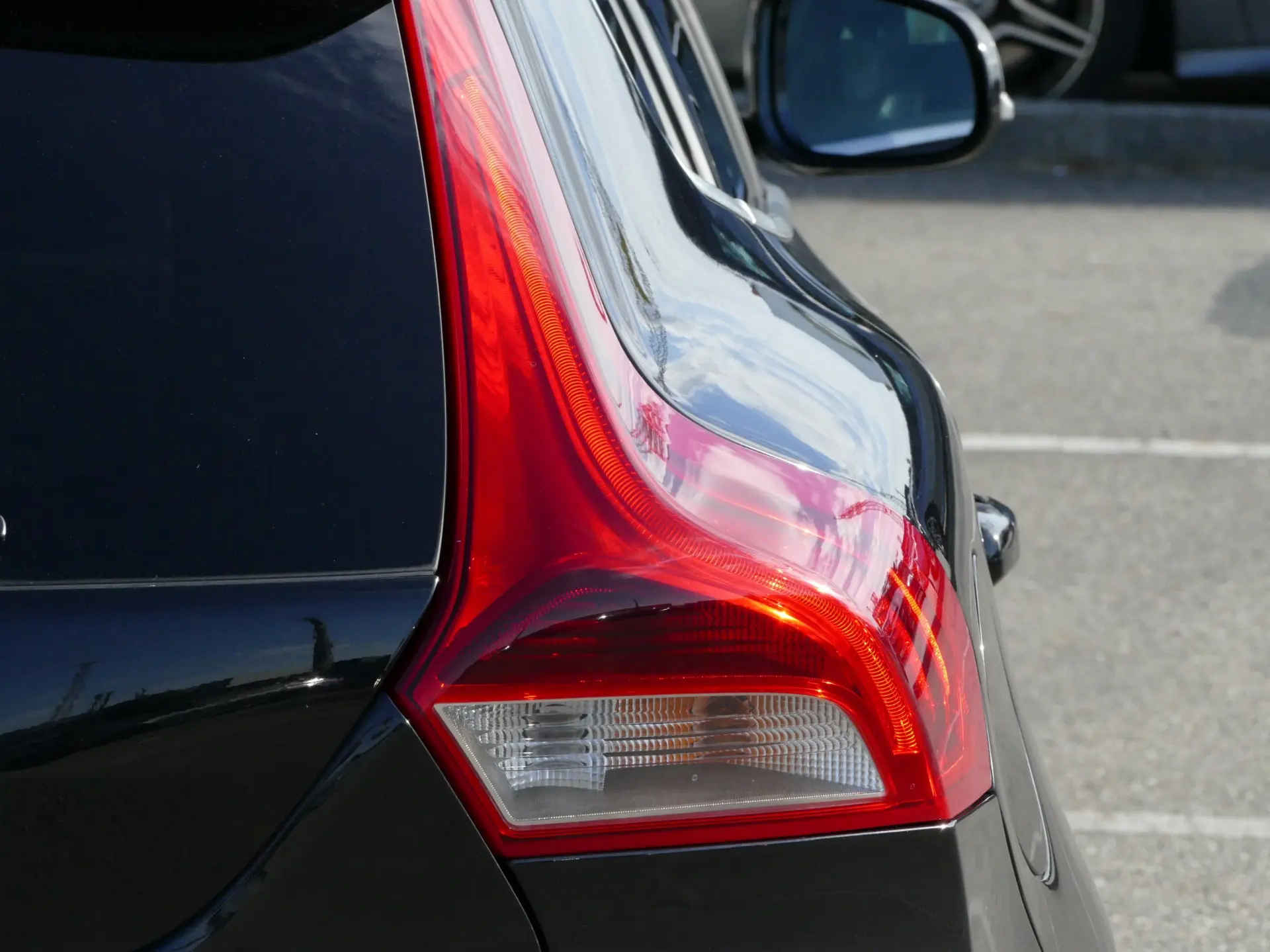 Volvo V40 1.6 D2 R-Design 12