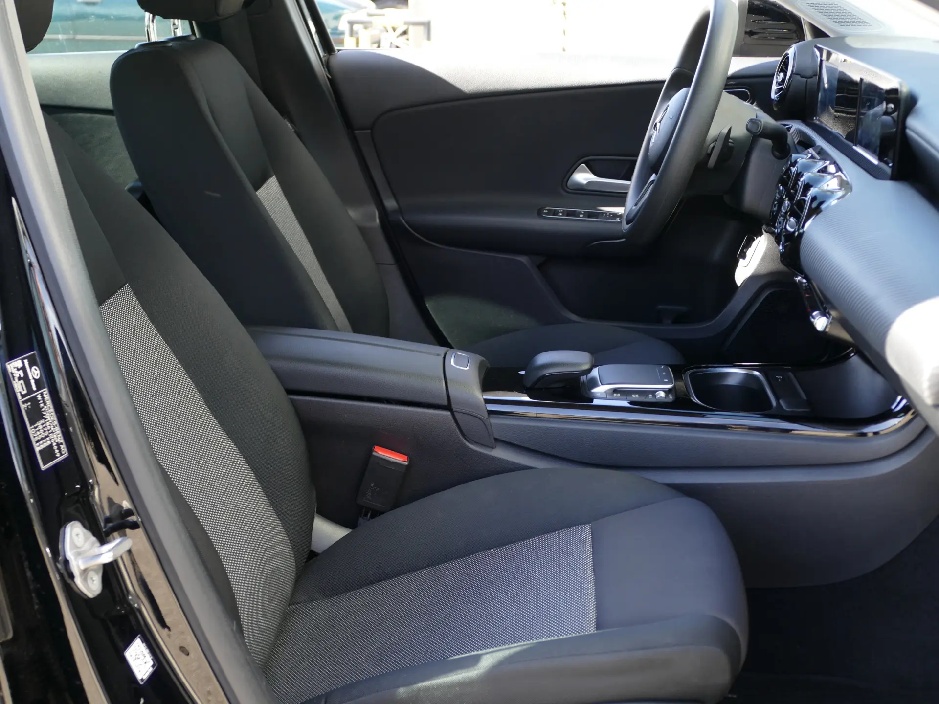Mercedes-Benz A 250 Limousine e Style Plus 29