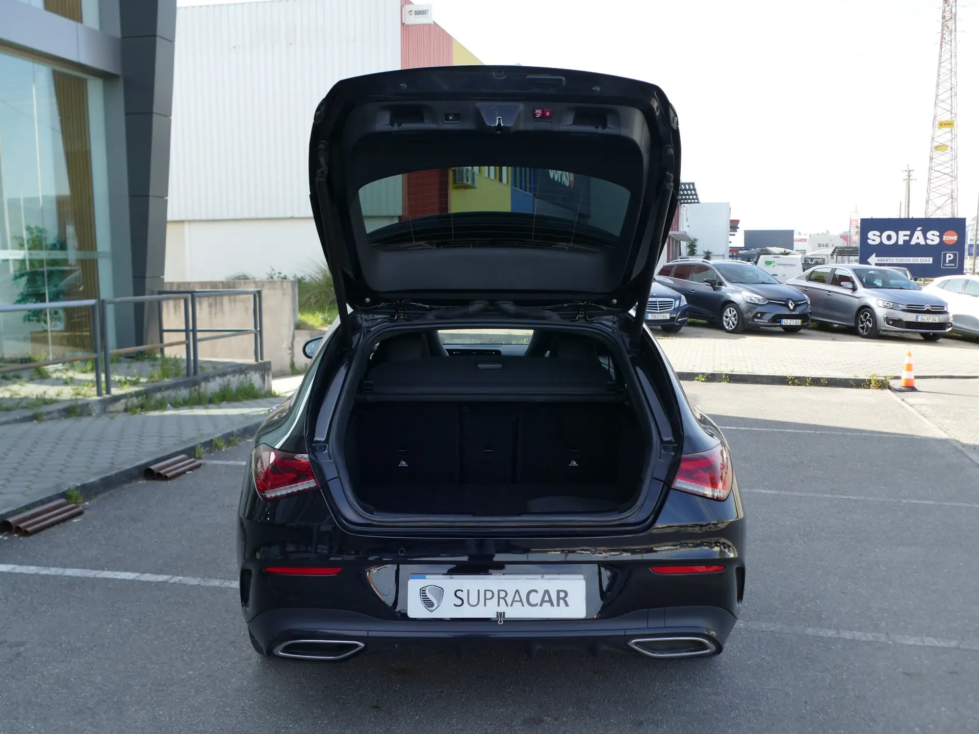 Mercedes-Benz CLA 250 e Shooting Brake AMG Line 16