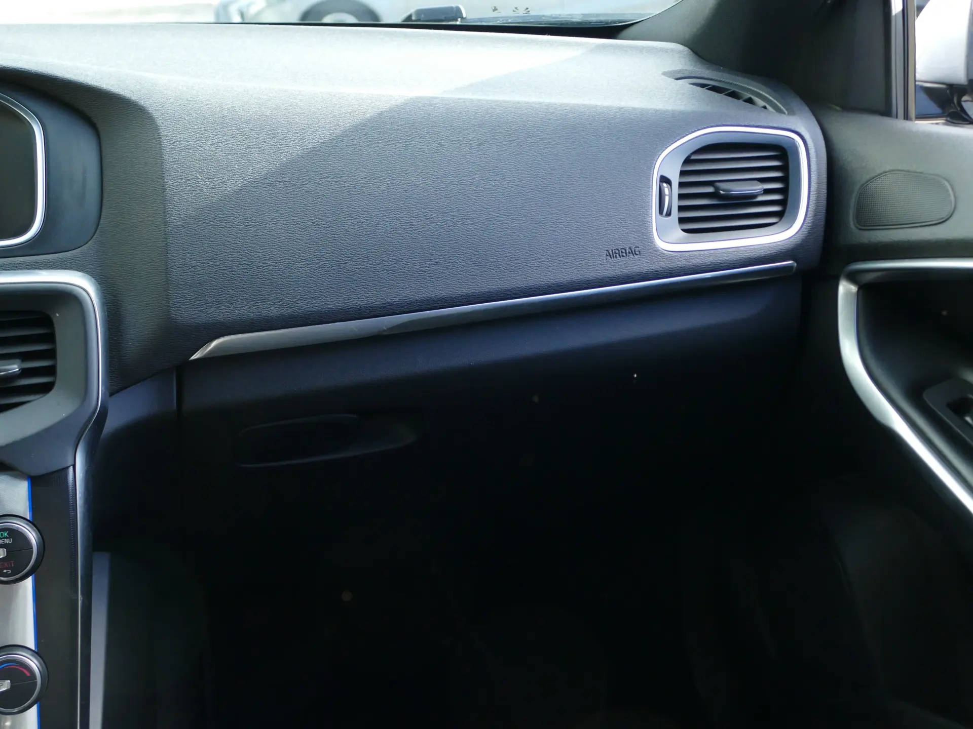 Volvo V40 1.6 D2 R-Design 31