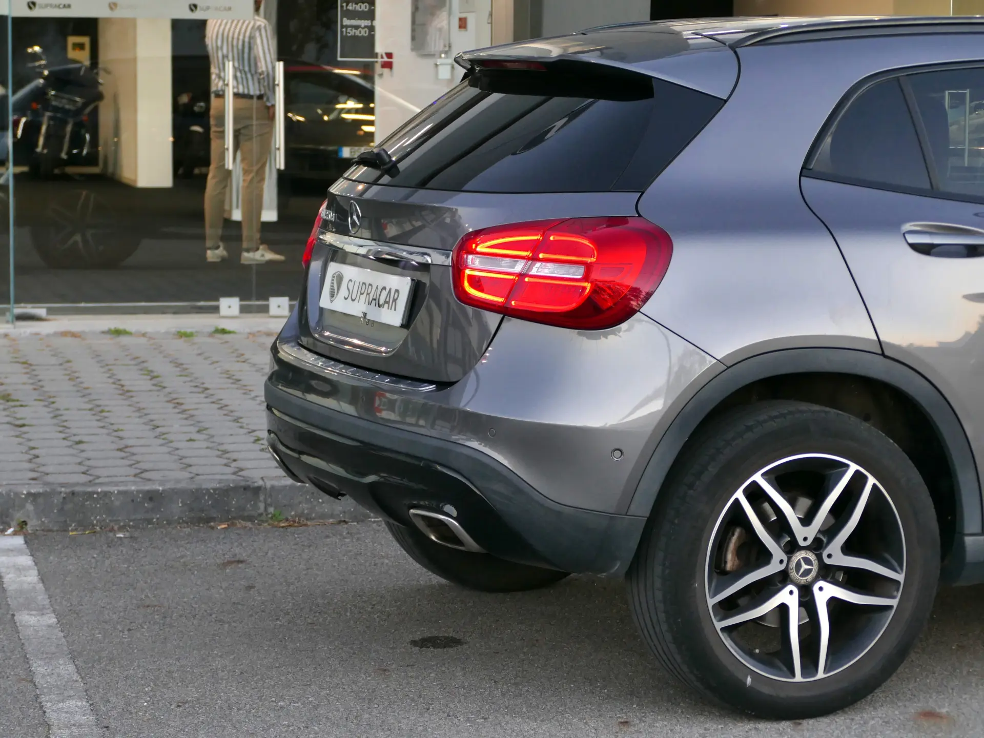 Mercedes-Benz GLA 220 d Urban 6