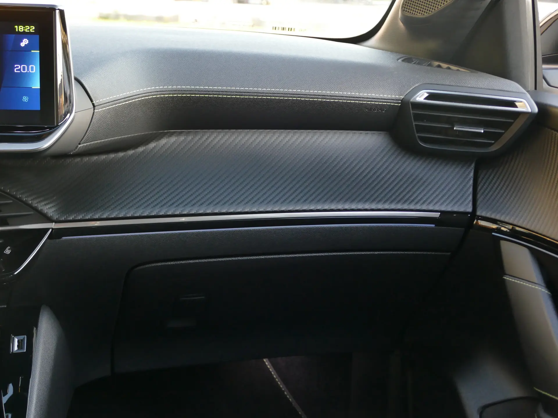 Peugeot e-208 50 kWh GT 32