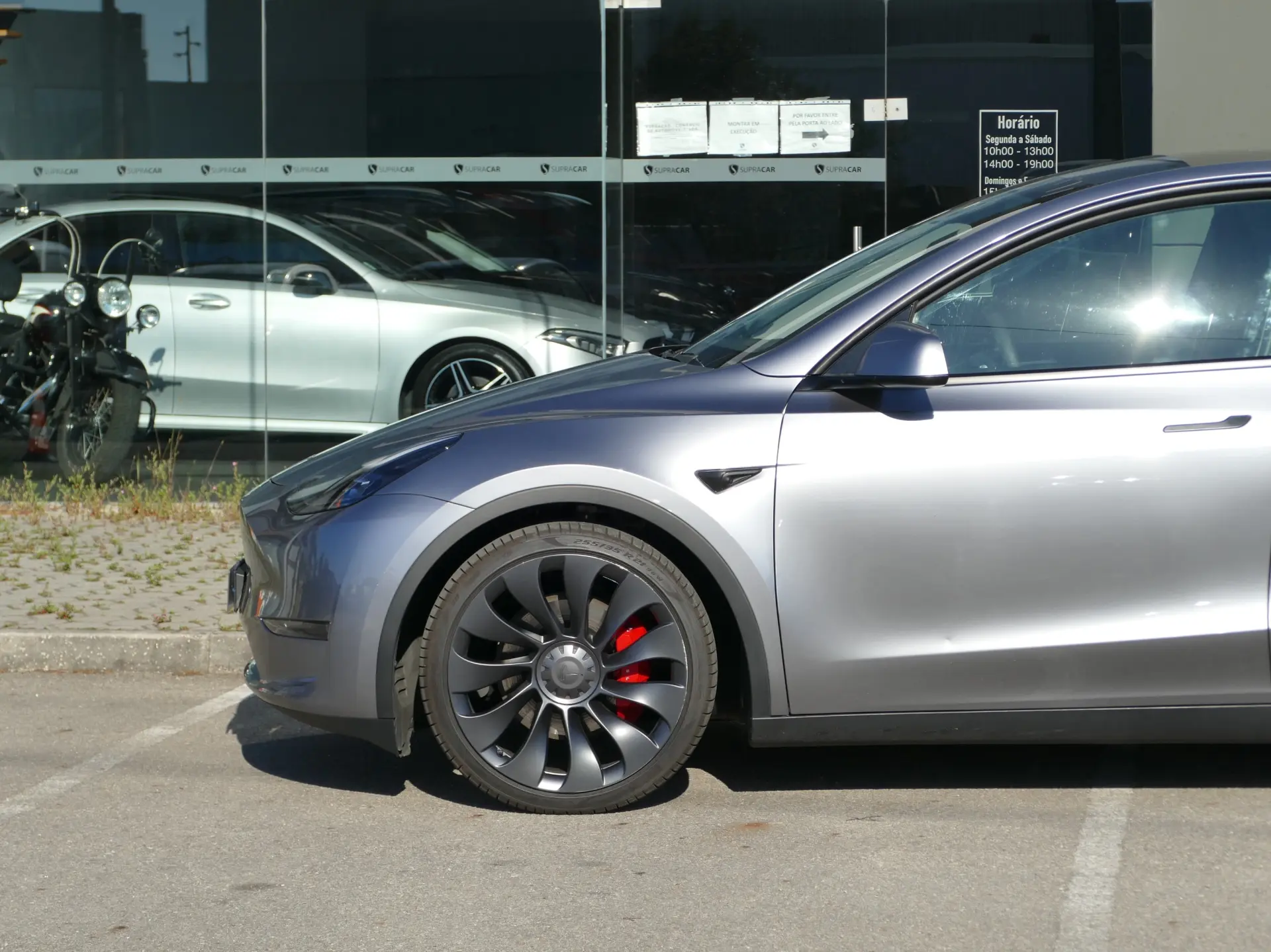 Tesla Model Y Performance Tração Integral 15