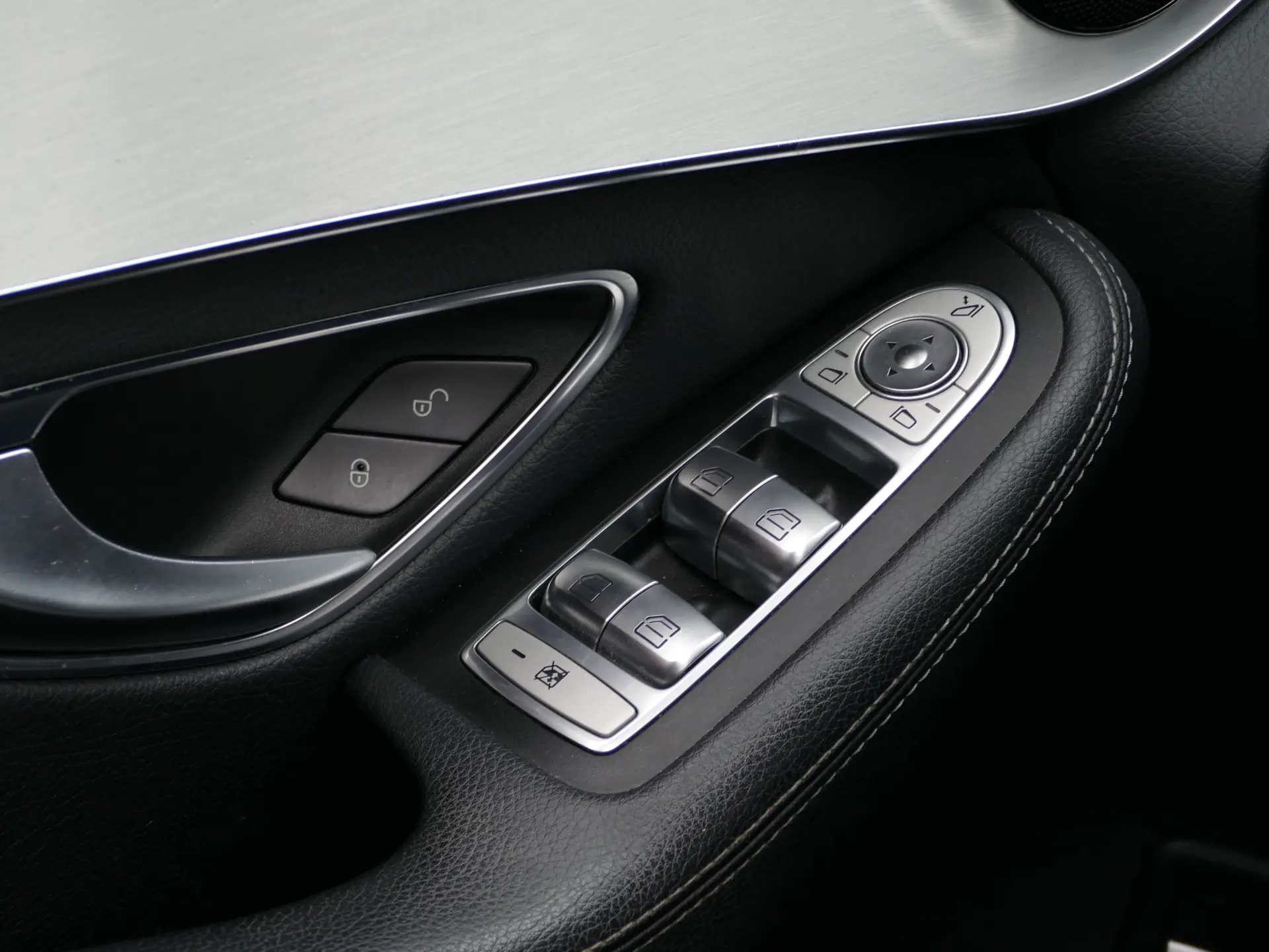 Mercedes-Benz GLC 220 d 4Matic 9G-TRONIC AMG Line 39