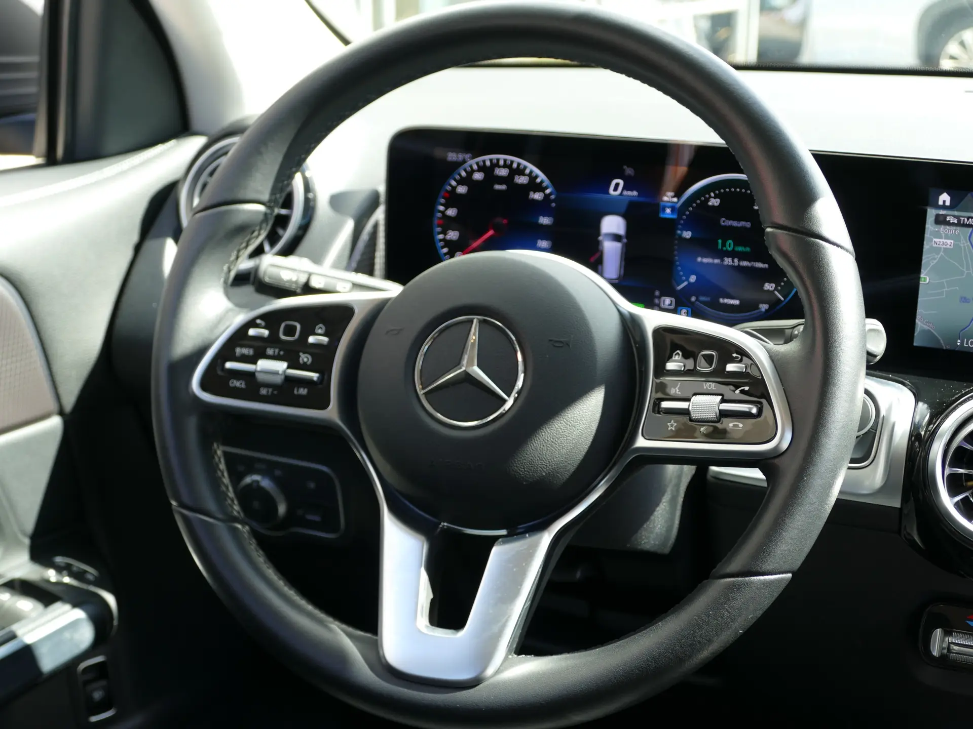 Mercedes-Benz EQB 250 Progressive 34