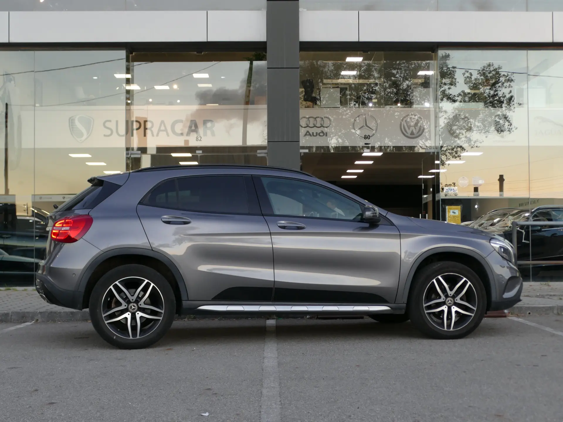 Mercedes-Benz GLA 220 d Urban 17
