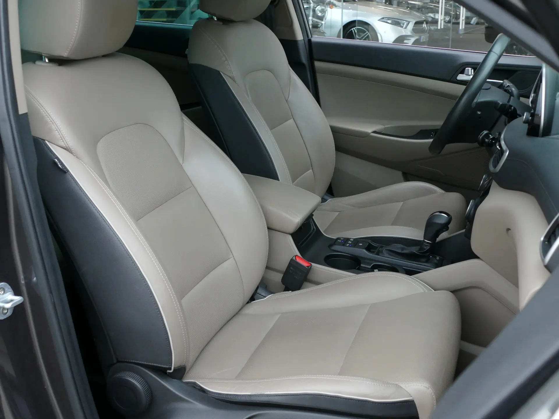 Hyundai Tucson 1.6 CRDi Premium DCT 29