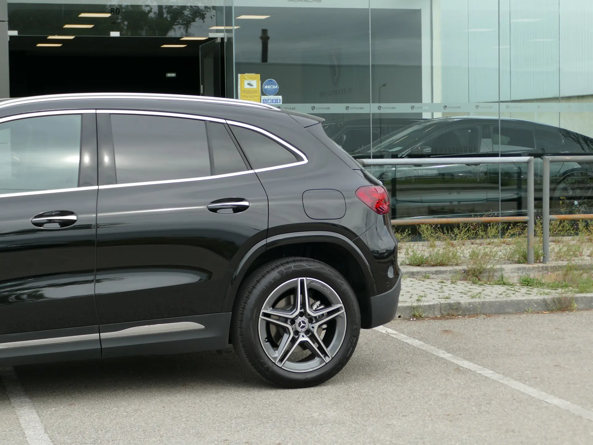 Mercedes-Benz GLA 250 e AMG Line 17