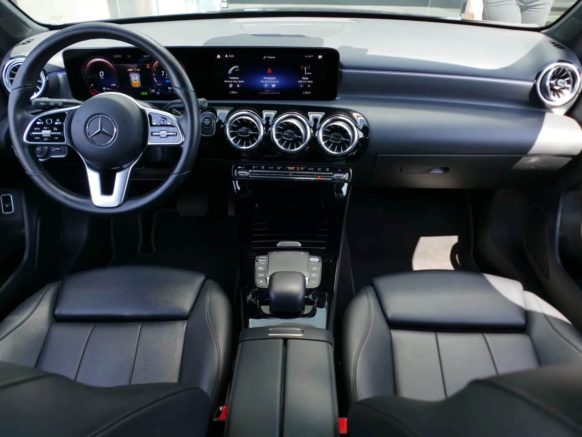 Mercedes-Benz A 250 e Progressive 37