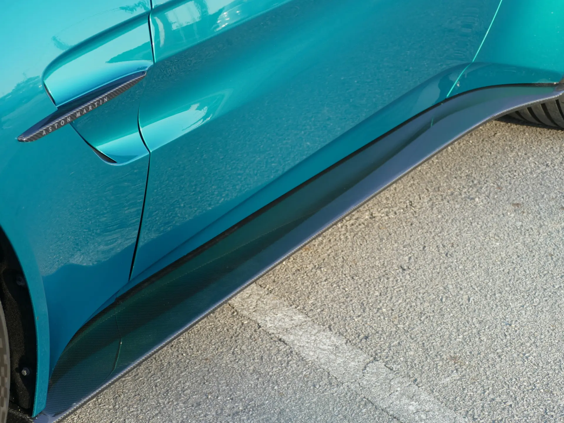 Aston Martin Vantage Coupe V8 10