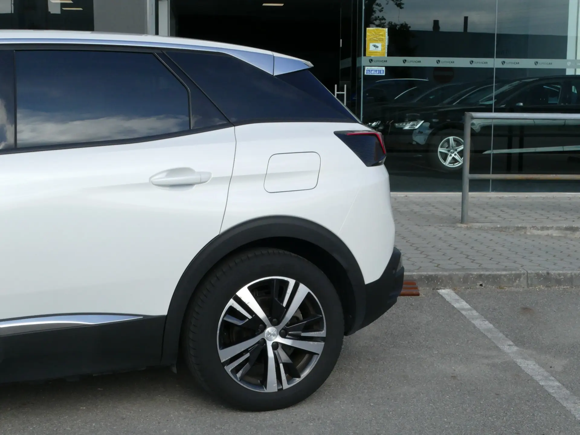 Peugeot 3008 1.6 Hybrid Allure Pack e-EAT8 13