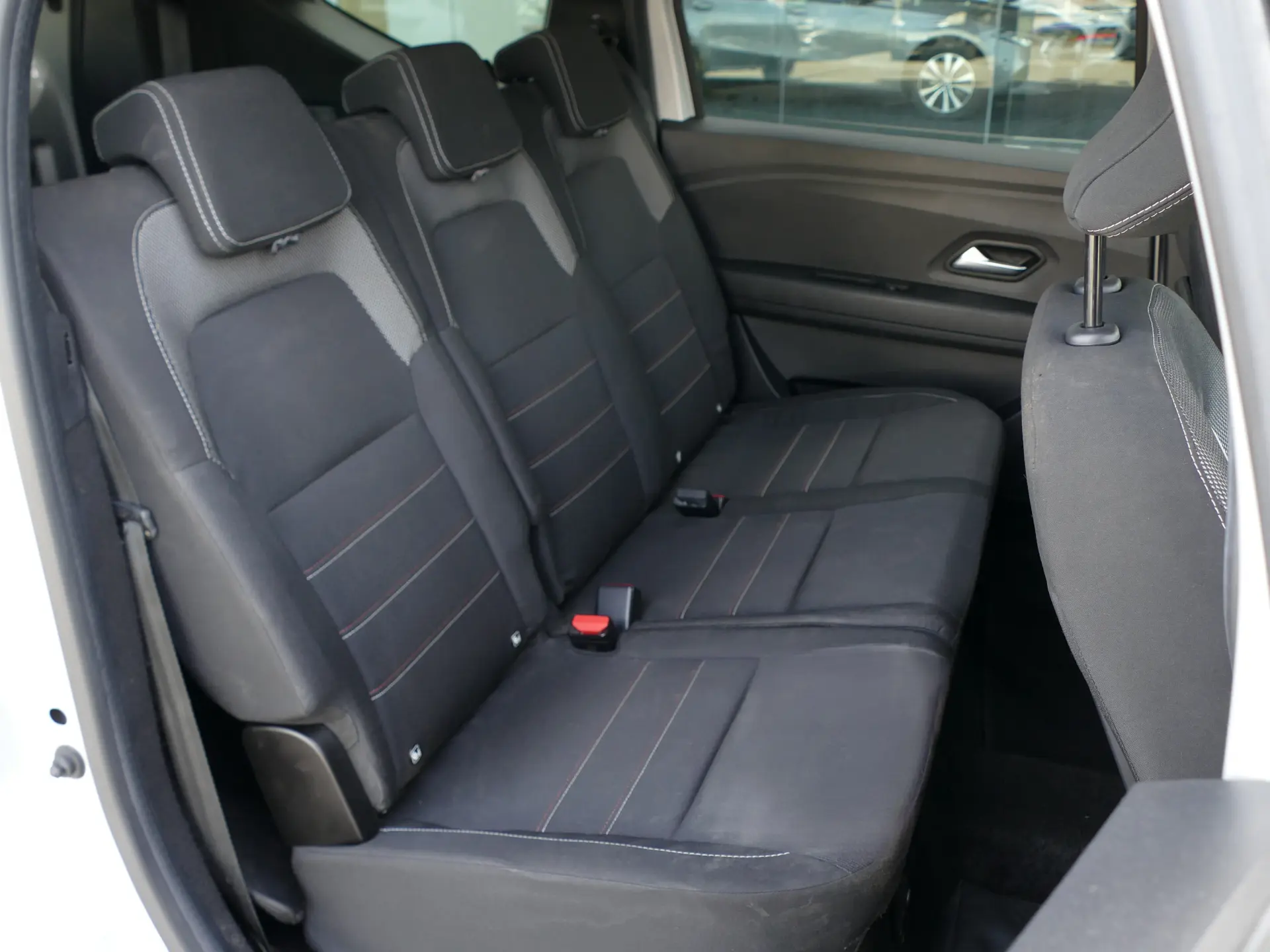 Dacia Jogger 1.0 ECO-G Expression 7L Bi-Fuel 31