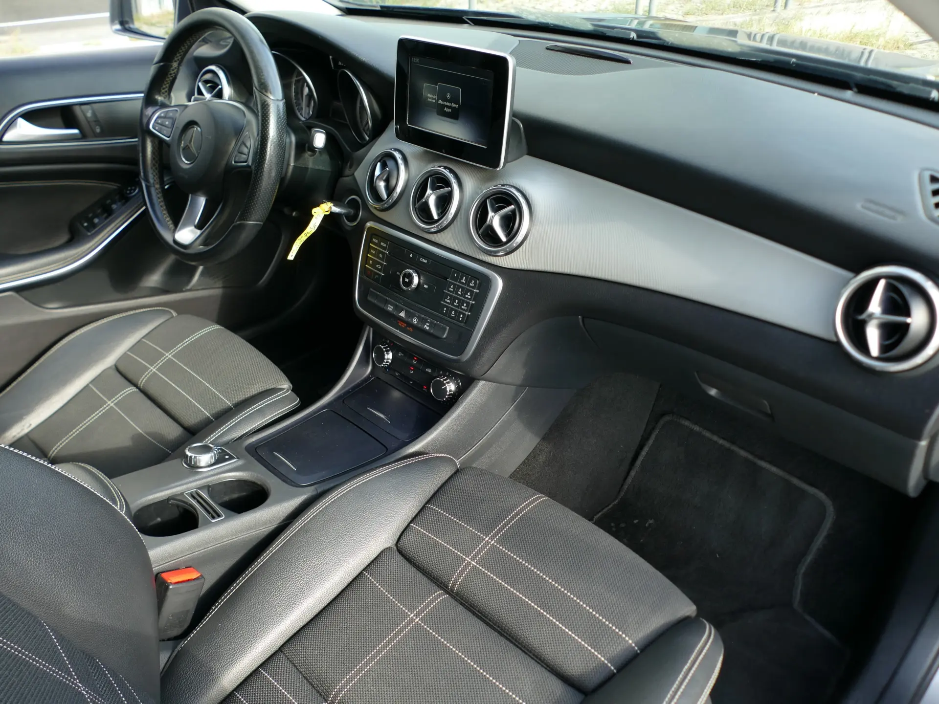 Mercedes-Benz GLA 180 d Urban Aut. 27