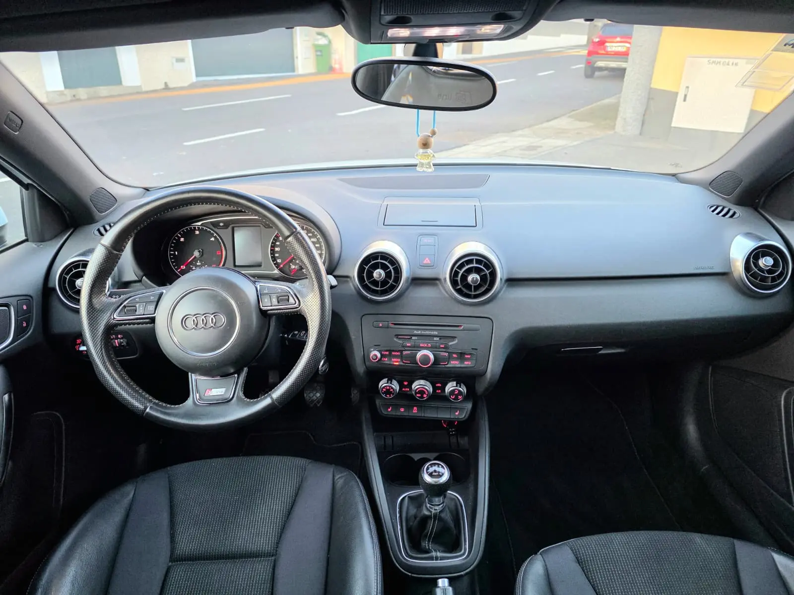 Audi A1 Sportback 2.0 TDi S-line 14