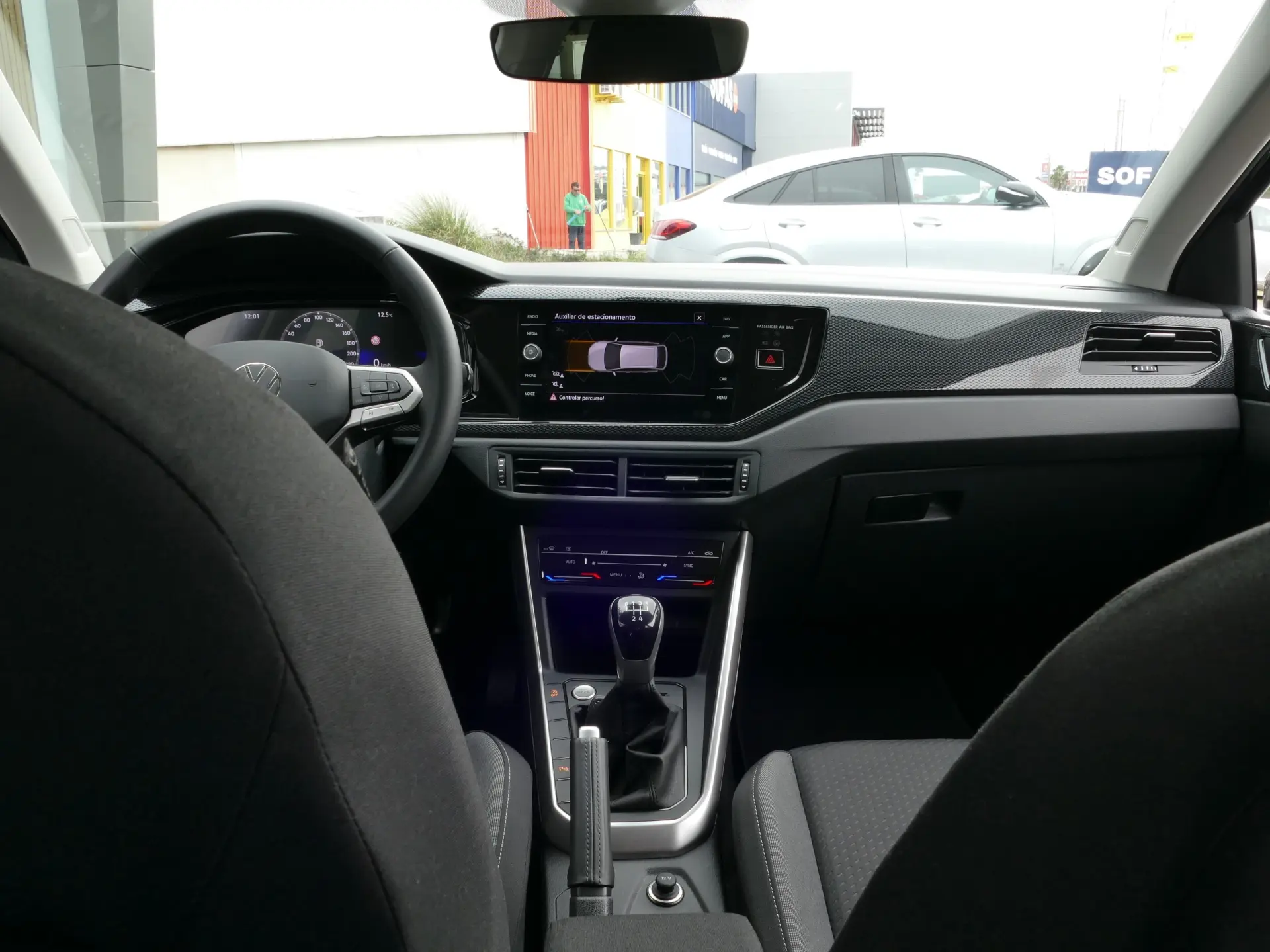 Volkswagen Taigo 1.0 TSI Urban 37