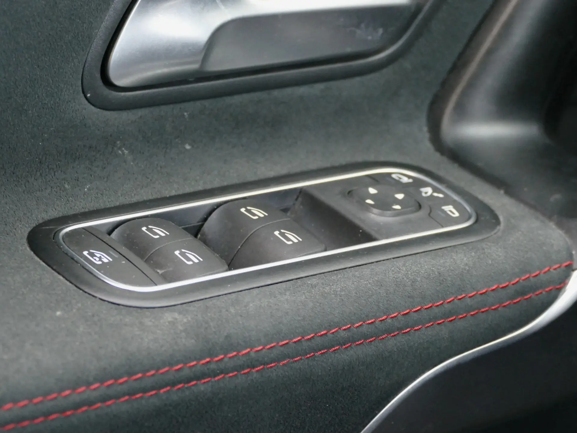 Mercedes-Benz CLA 250 e Shooting Brake AMG Line 32